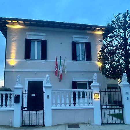 Four Lions Villa Guesthouse Pisa Dış mekan fotoğraf